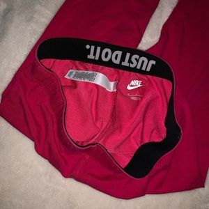 Nike Women’s cloth leggings